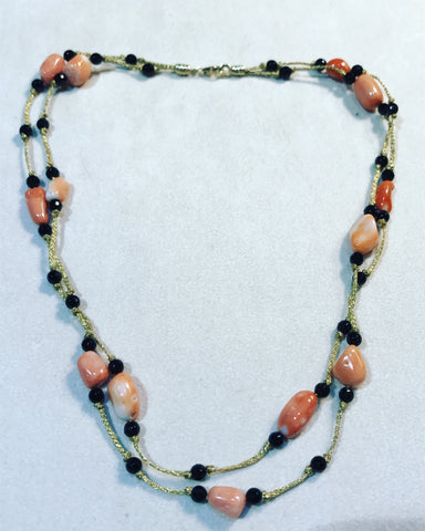 Necklace in Yellow Gold with Corals and Onyx " Oro Filato "
